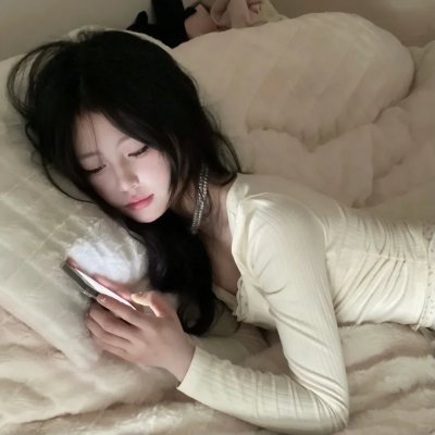 橘衫男子的画像